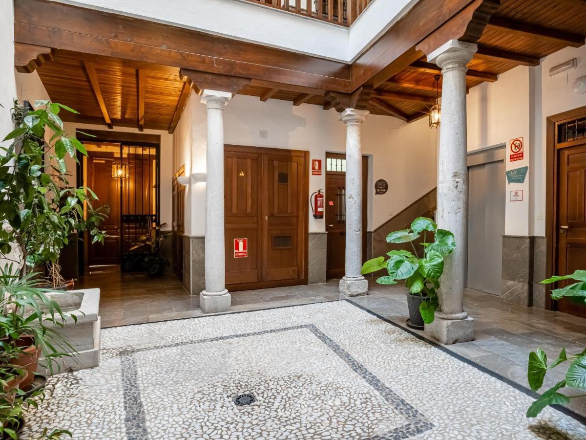Limehome Granada Calle Santa Ana Екстериор снимка